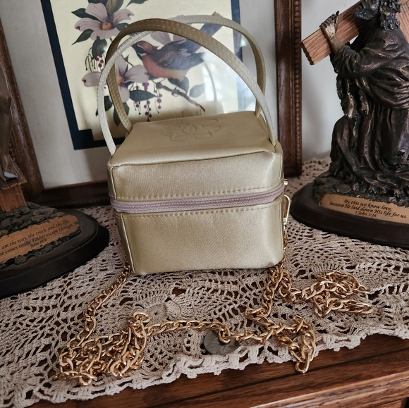 NEW GUERLAIN PARIS SM BOX HANDBAG/CROSSBODY - Picture 2 of 8